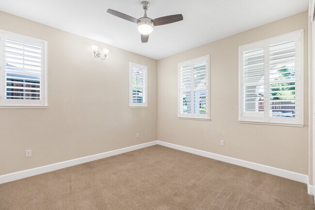 Building Photo - 334 Huntington Ave