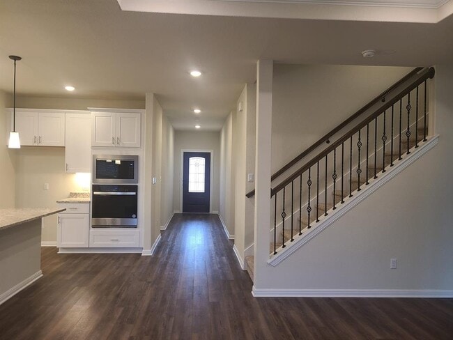 Building Photo - 32 Pacific Loon St