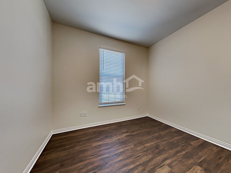 Building Photo - 6392 Pemboke Ct
