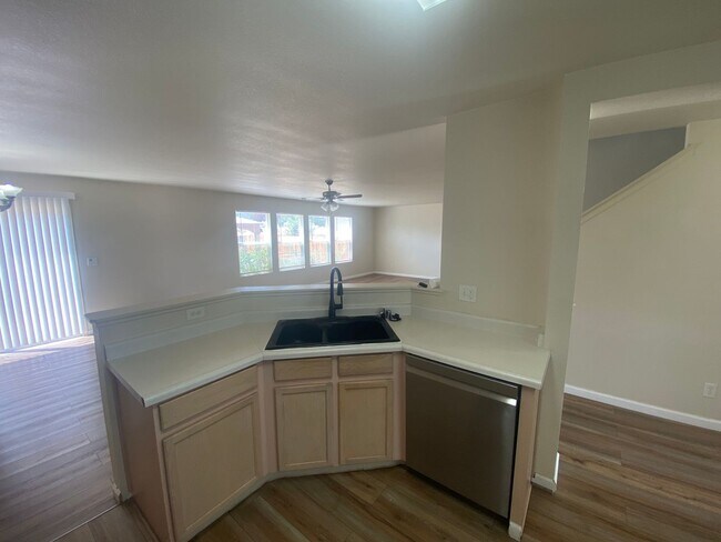 Building Photo - 9438 Canyon Meadows Dr
