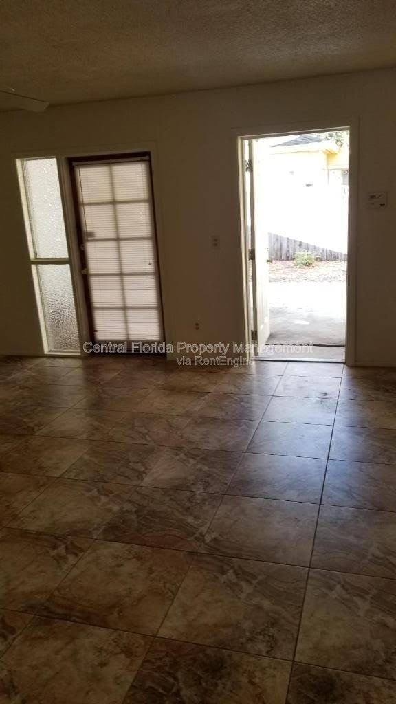 Building Photo - 2203 Park Ave