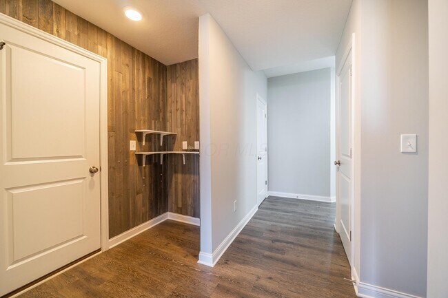 Building Photo - 4032 Stonehill Wy