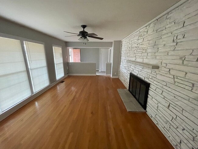 Building Photo - 4 Bedroom, 2 Bath  in the heart of Abilene!!