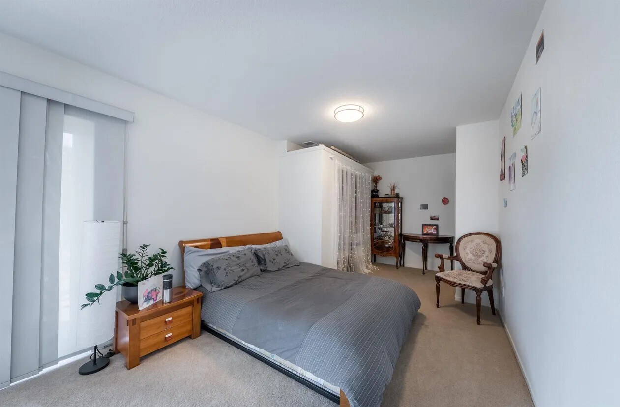 Building Photo - 932 University Ridge Ct