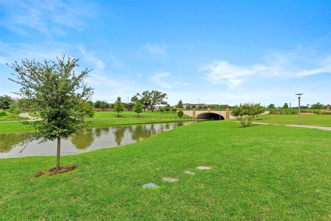 Building Photo - 10013 Rustic Charm St