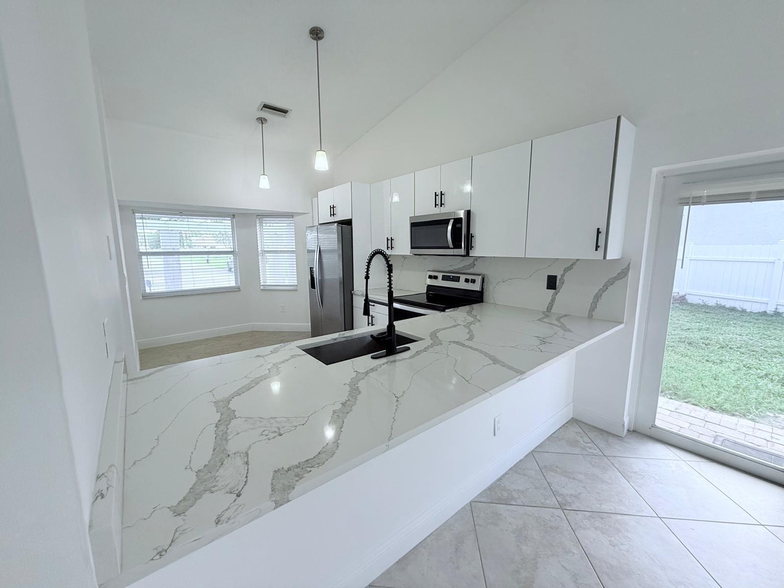 Building Photo - 34 Paxford Ln