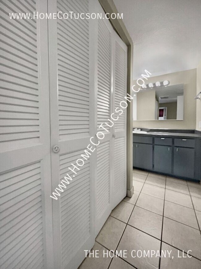 Building Photo - 3993 N Campbell Ave