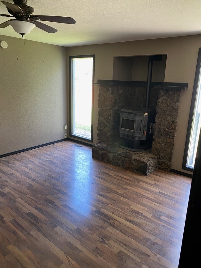 Building Photo - 6632 W Tobi Dr