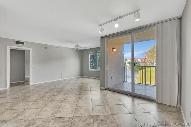 Building Photo - 116 Villa Cir