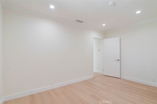 Building Photo - 11246 Saticoy St