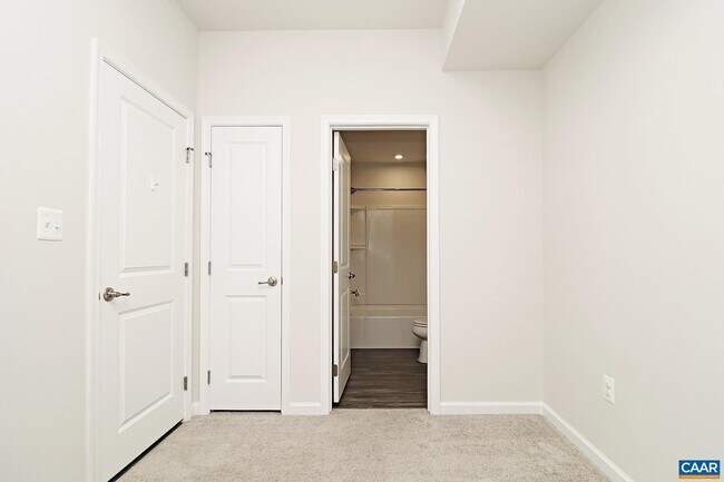 Building Photo - 2083 Elm Tree Ct