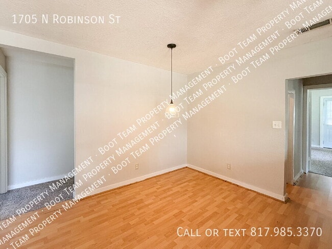 Building Photo - 1705 N Robinson St