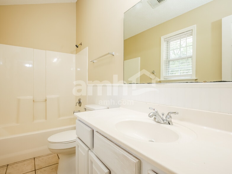 Building Photo - 44 Westminister Pl