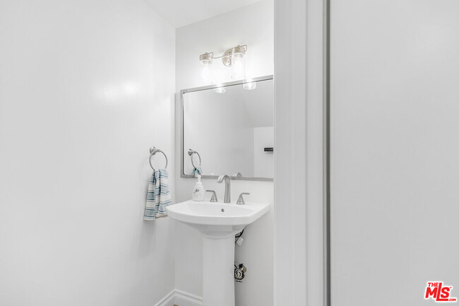 Building Photo - 1278 Stonewood Ct