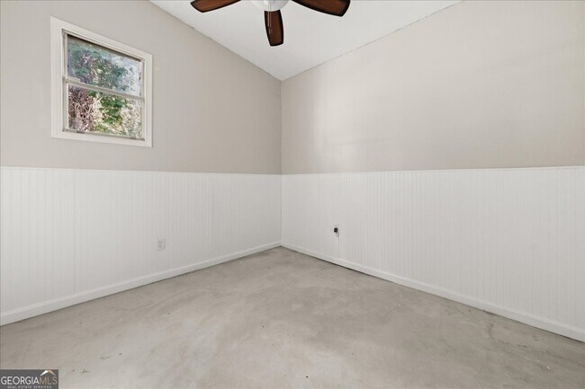 Building Photo - 1935 Handley Ave SW