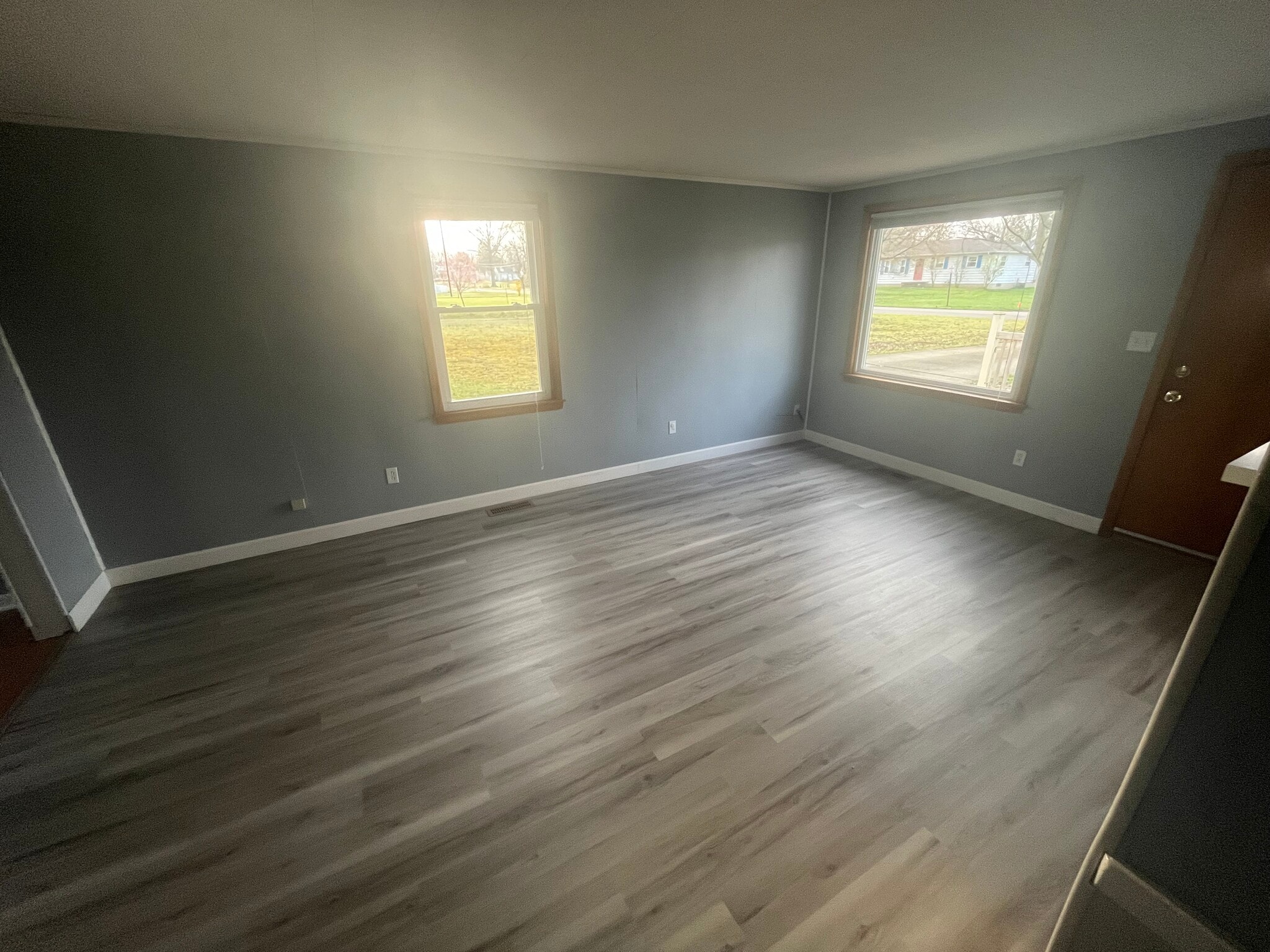 Building Photo - 150 Centervale Ave