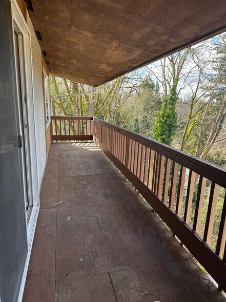 Building Photo - 308 Summit Ave N