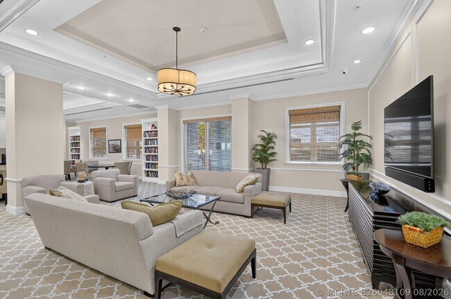 Building Photo - 403 S Sapodilla Ave