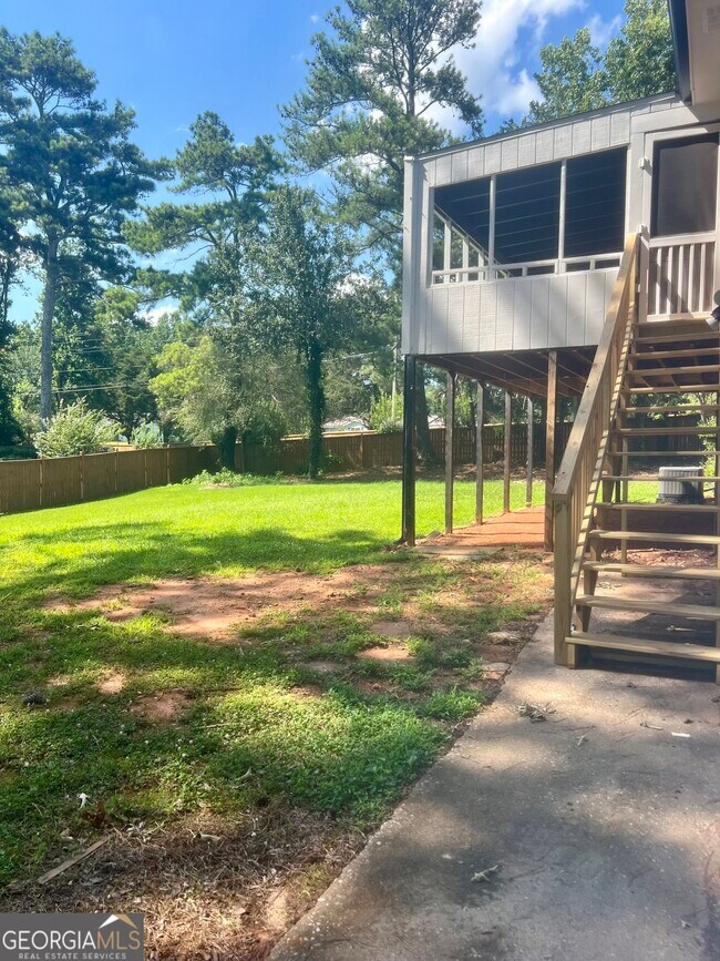 Building Photo - 6695 Courtney Dr