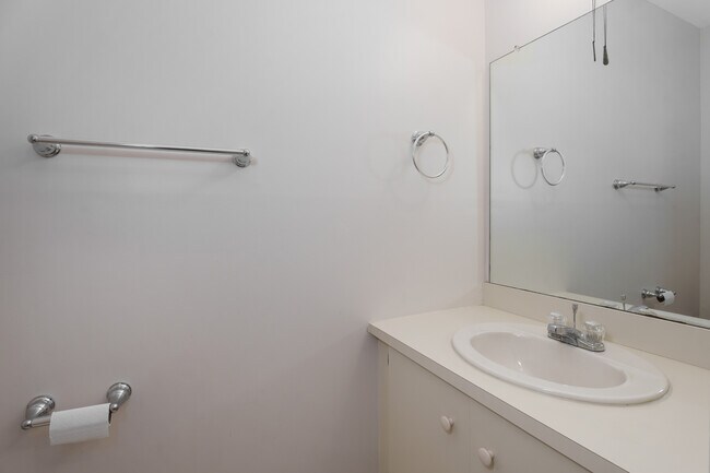 Building Photo - 11 Abelia Ct