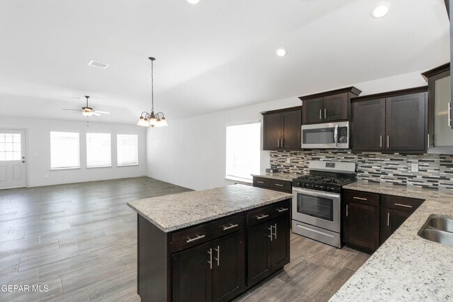 Building Photo - 14805 Jack White Ave