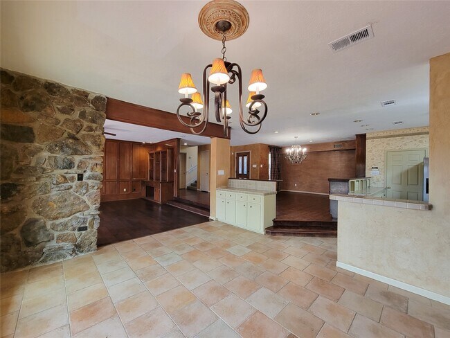 Building Photo - 4717 Country Club View