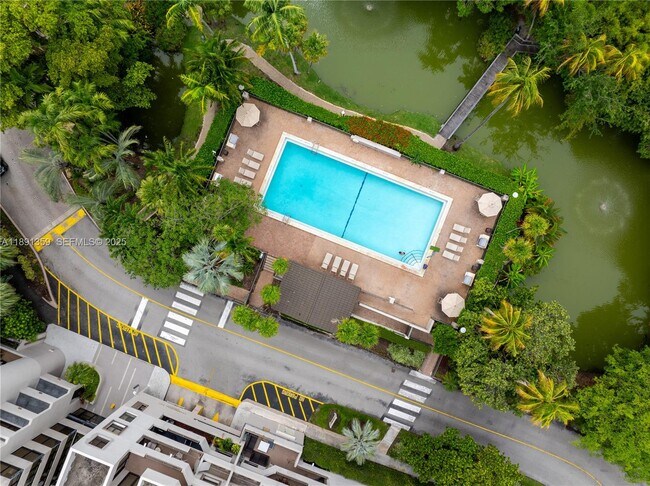 Building Photo - 101 Crandon Blvd