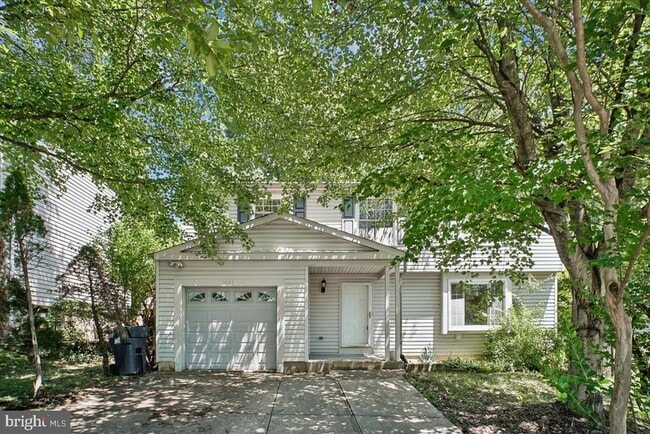 Building Photo - 9404 Mirror Pond Dr