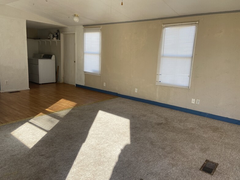 Building Photo - 2000 Redwine Ave