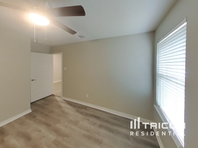 Building Photo - 132 Newsom Dr