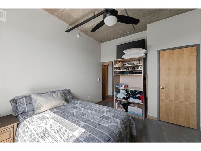 Building Photo - 710 N 4th St