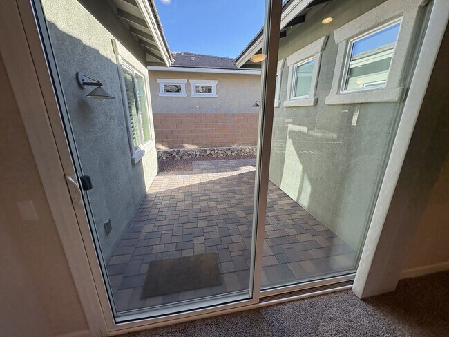 Building Photo - Dove Mountain 4 bedroom with Den 3,277 sq ft 3 car tandem garage