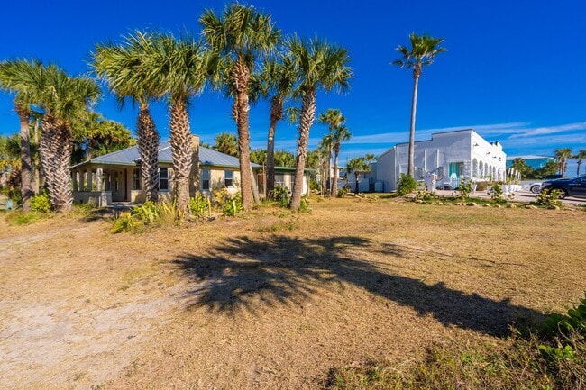 Building Photo - Historic Coquina Meets Modern Finishes 2 Bedroom 1 Bath Duplex in the Heart of Flagler Beach