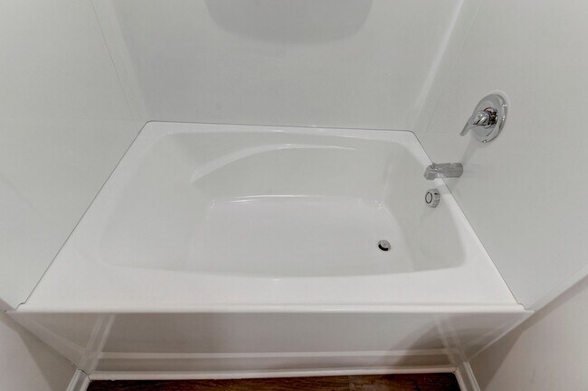Building Photo - Beautiful Home for Rent in Elgin's Walnut ...