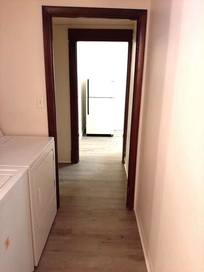 Building Photo - (1614 8th Ave)