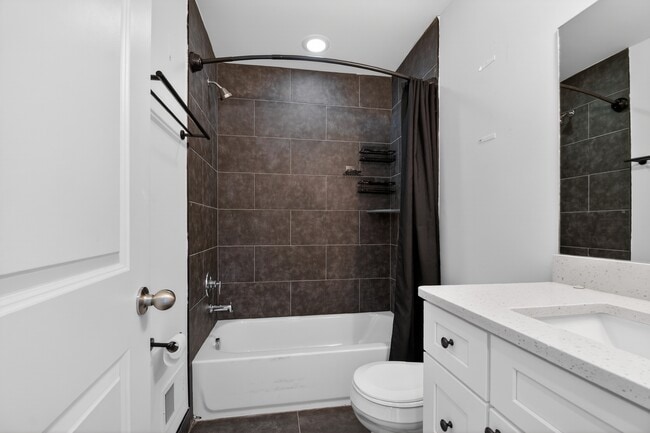 Building Photo - 2925 Square Lake Ct