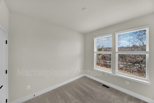 Building Photo - 4332 Roland Heights Ave