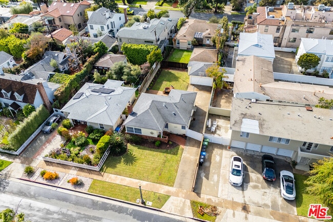 Building Photo - 785 El Medio Ave