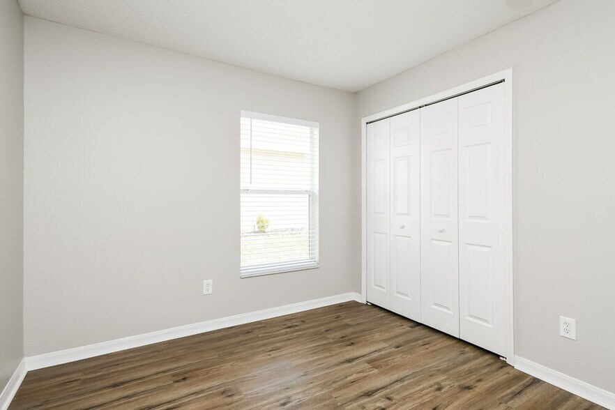 Building Photo - 417 Halstead Dr
