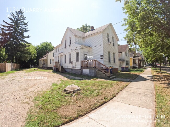 Primary Photo - 1124 Quarry Ave NW