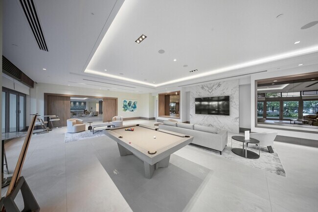 Building Photo - 220 Lake Shore Dr