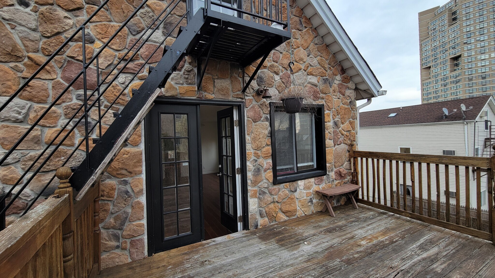 Building Photo - 19 70th St