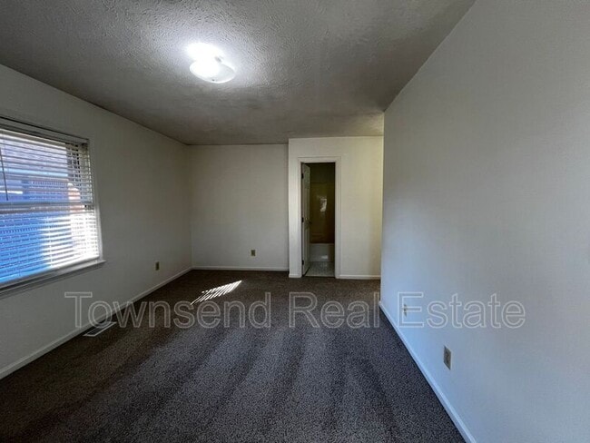 Building Photo - 1051 Ancestry Dr