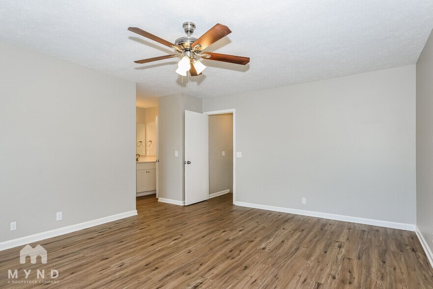 Building Photo - 1815 Apple Valley Cir
