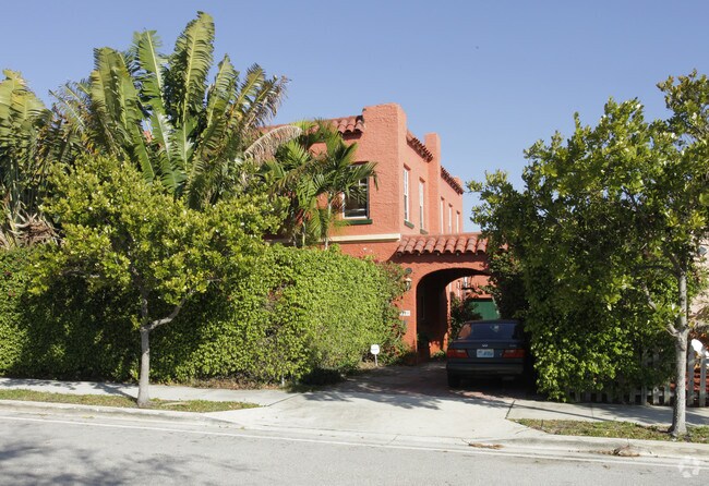 Building Photo - 509 54th St