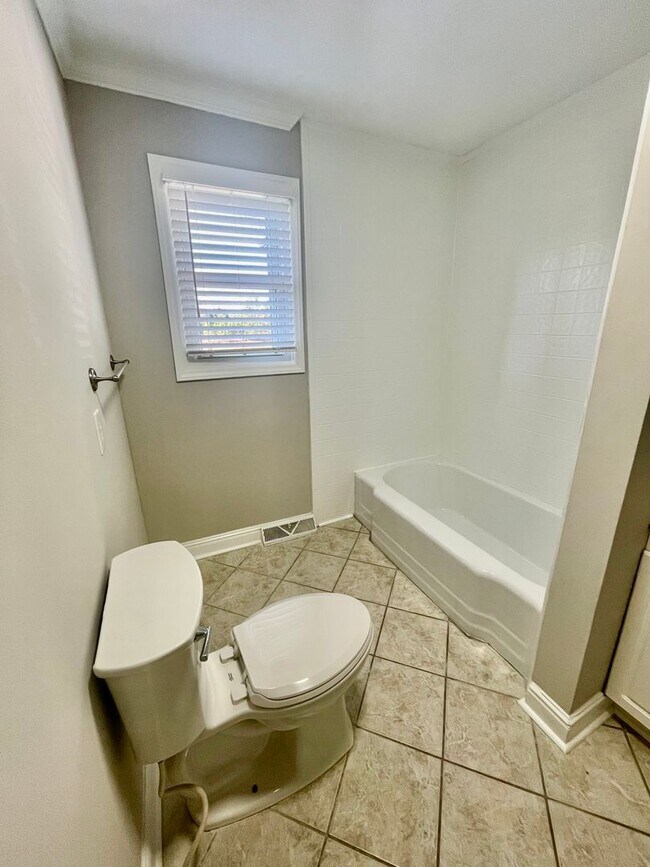 Building Photo - Welcome to this Charming 3 bedroom, 1 bathroom home in Iron Station, NC.