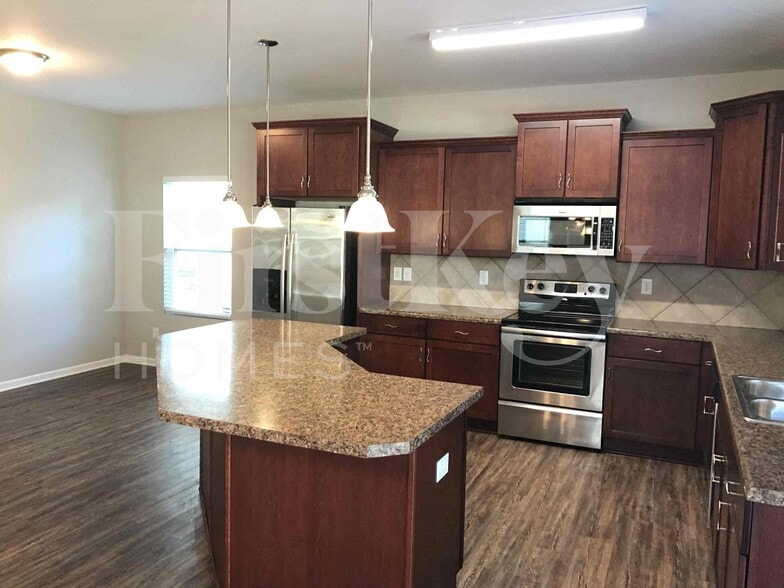 Building Photo - 3011 Sweetspire Rd