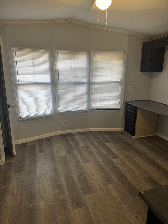 Building Photo - 518 Daugherty Rd