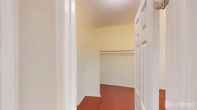 Building Photo - 157 Willowbrook Dr