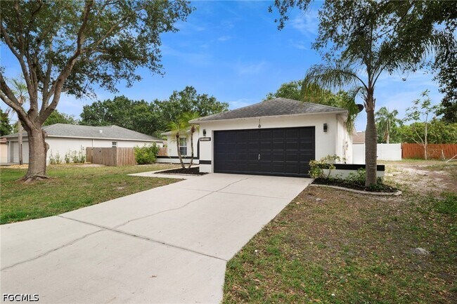 Building Photo - 15624 Sunny Crest Ln